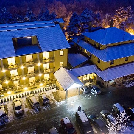 Hotel Borkovac Ruma Esterno foto